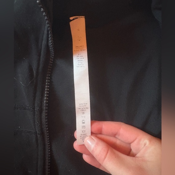 Black lululemon define jacket (full length) - Picture 3 of 4